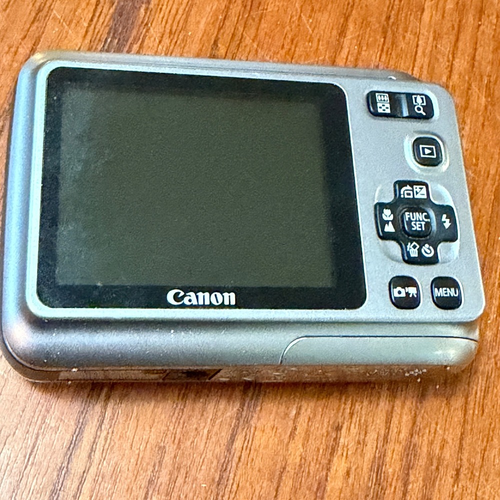Canon PowerShot A490 10.0MP Digital Camera Silver 3.3x Zoom PC1471 Compact WORKS - Picture 2 of 10